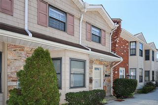 2410 Farmers Avenue 16, Bellmore, NY 11710