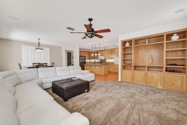 2116 Steinbeck Dr, Modesto, CA 95356