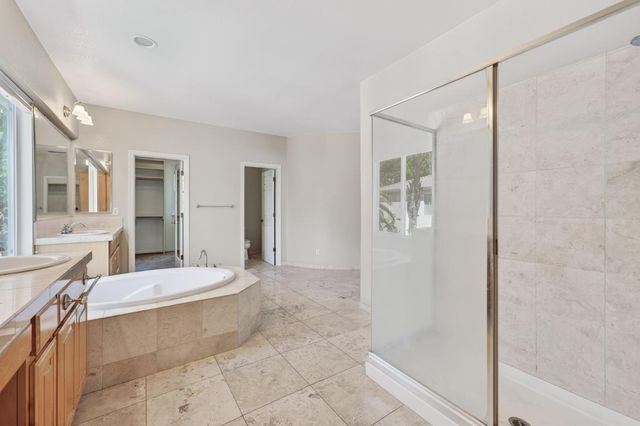 2116 Steinbeck Dr, Modesto, CA 95356