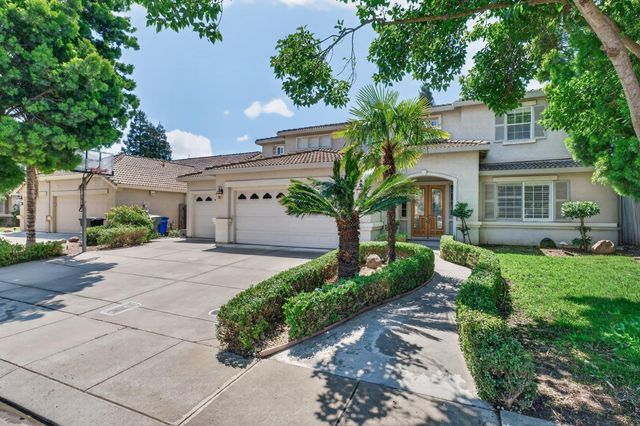 2116 Steinbeck Dr, Modesto, CA 95356