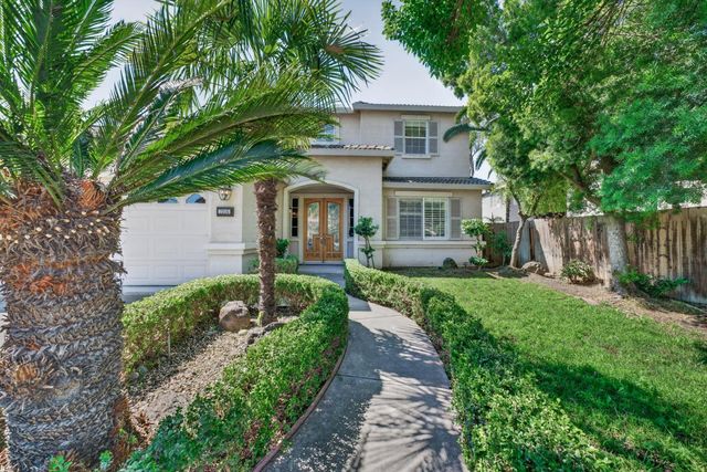 2116 Steinbeck Dr, Modesto, CA 95356