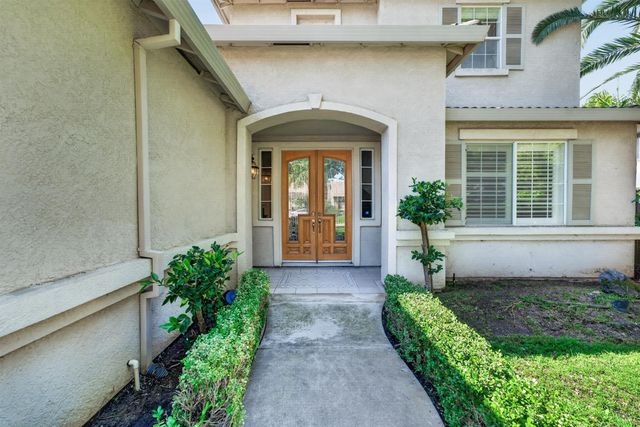 2116 Steinbeck Dr, Modesto, CA 95356