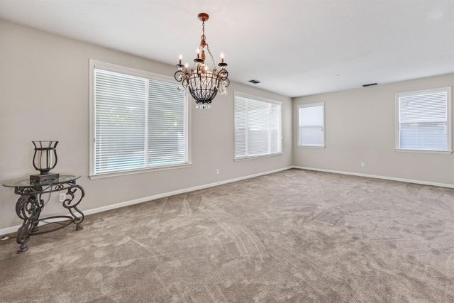 2116 Steinbeck Dr, Modesto, CA 95356