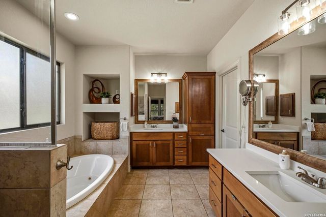414 Spacious Sky, San Antonio, TX 78260