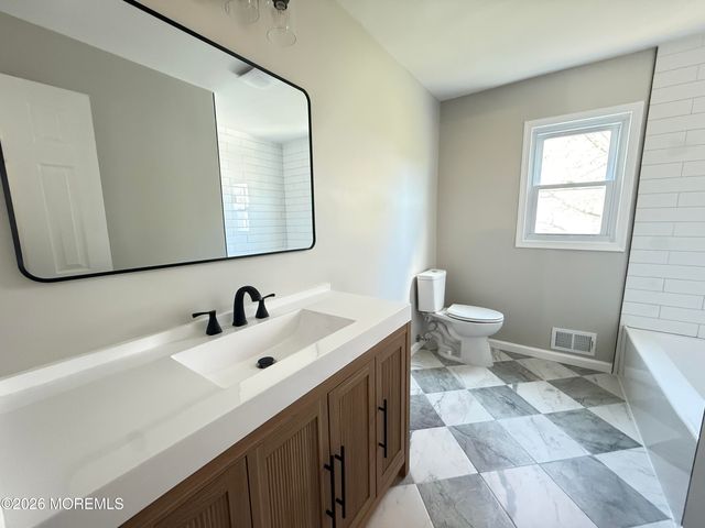 21 Queen Ann Road, Brick, NJ 08723