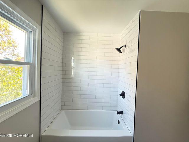 21 Queen Ann Road, Brick, NJ 08723