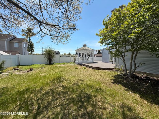 21 Queen Ann Road, Brick, NJ 08723