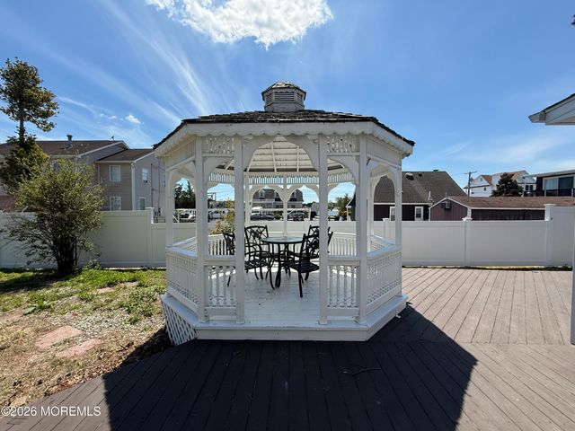 21 Queen Ann Road, Brick, NJ 08723