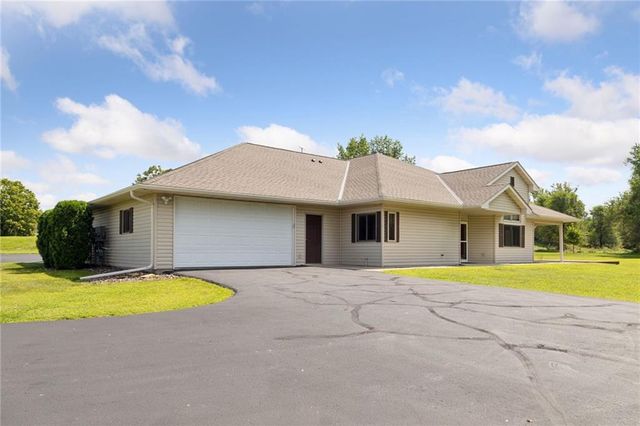 921 Meadowood Lane #1, Hudson, WI 54016