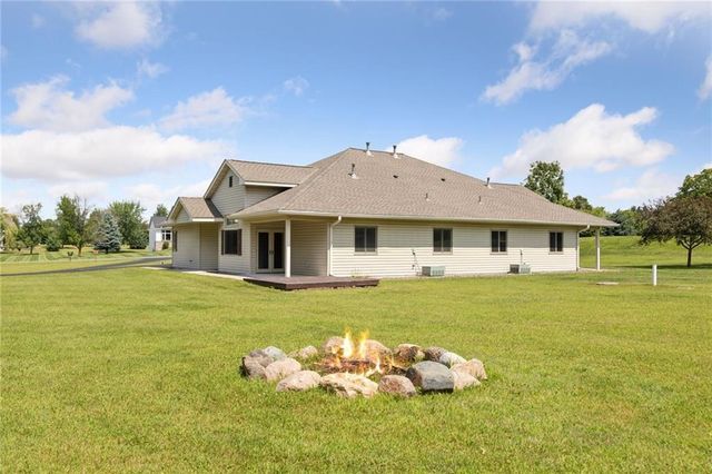 921 Meadowood Lane #1, Hudson, WI 54016