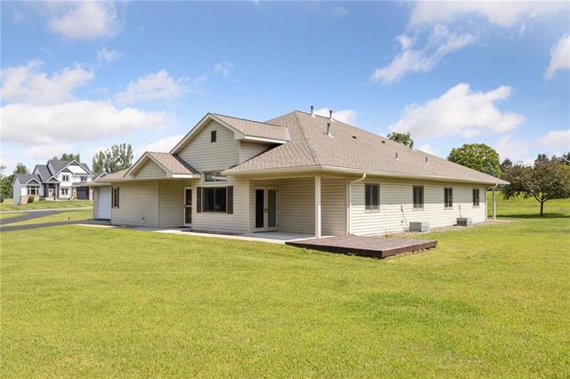921 Meadowood Lane #1, Hudson, WI 54016