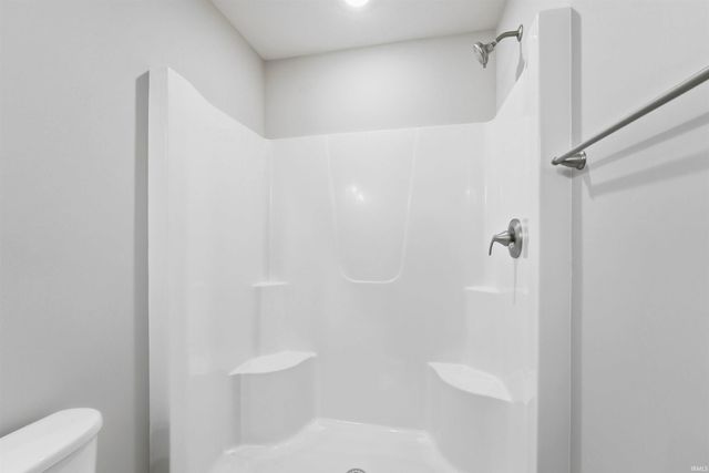 809 Knights Crossing, Kendallville, IN 46755