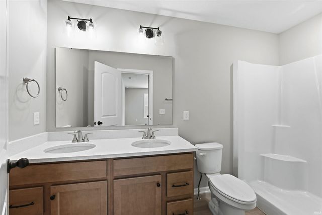 809 Knights Crossing, Kendallville, IN 46755