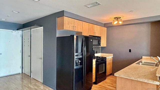 445 Island Ave 504, San Diego, CA 92101