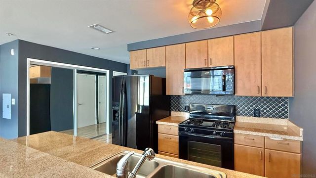 445 Island Ave 504, San Diego, CA 92101