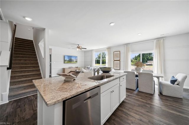 121 Gallop WAY, Yorktown, VA 23690