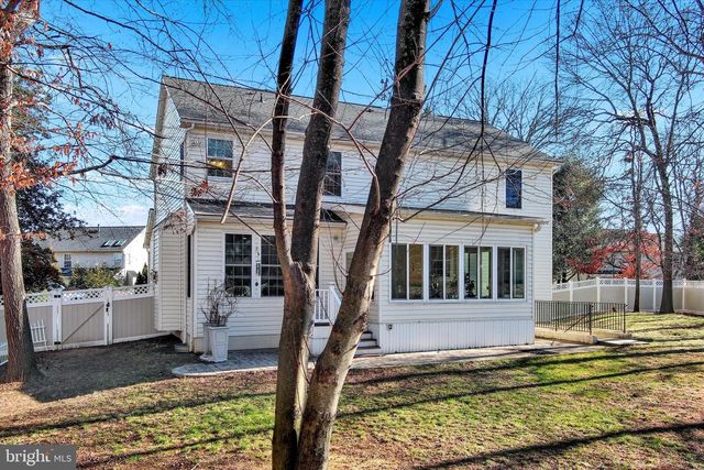 1590 CHAPMAN RD, Crofton, MD 21114