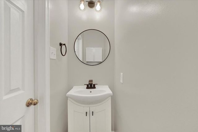 1590 CHAPMAN RD, Crofton, MD 21114