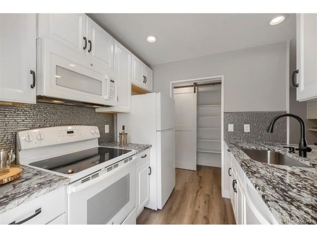 532 Oakwood Dr B101, Castle Rock, CO 80104
