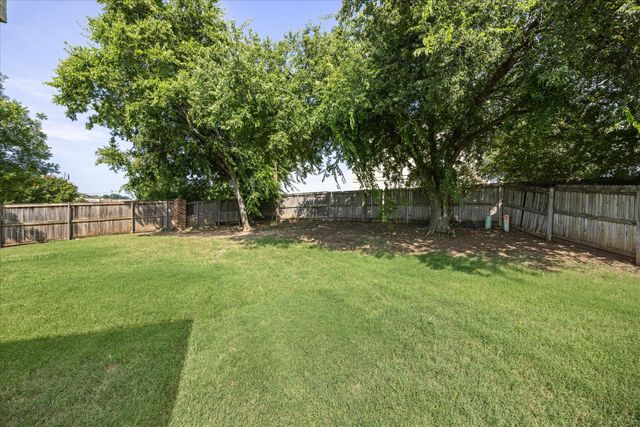 757 Tanglewood Drive, Burleson, TX 76028