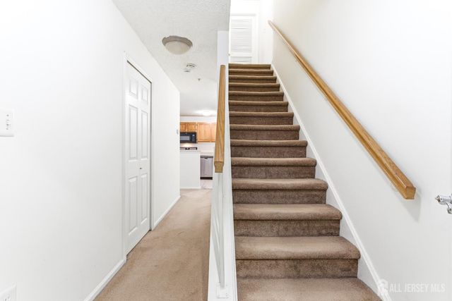 15 Wilmbelton Court, Edison, NJ 08820