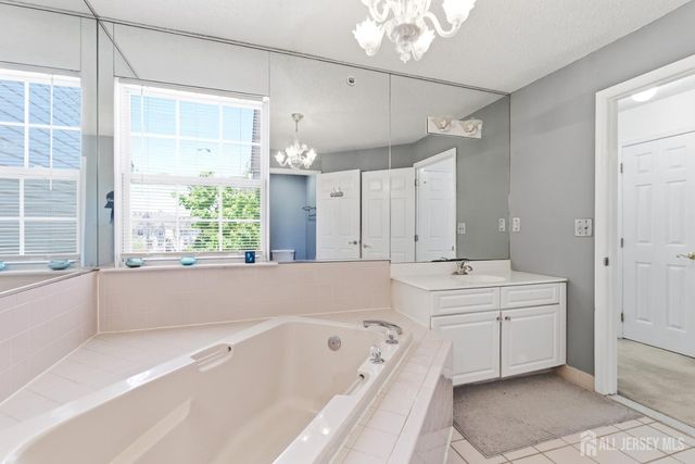 15 Wilmbelton Court, Edison, NJ 08820