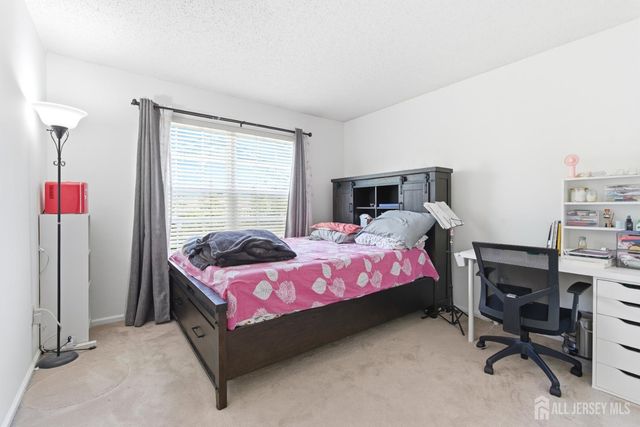 15 Wilmbelton Court, Edison, NJ 08820