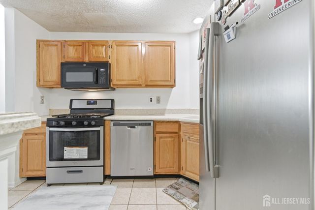 15 Wilmbelton Court, Edison, NJ 08820