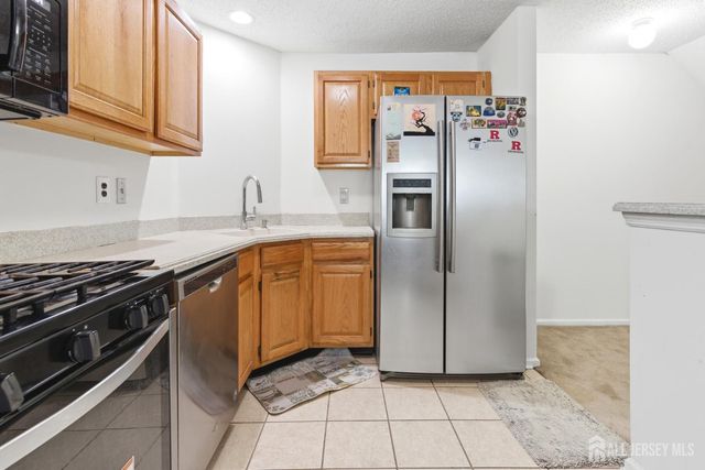 15 Wilmbelton Court, Edison, NJ 08820