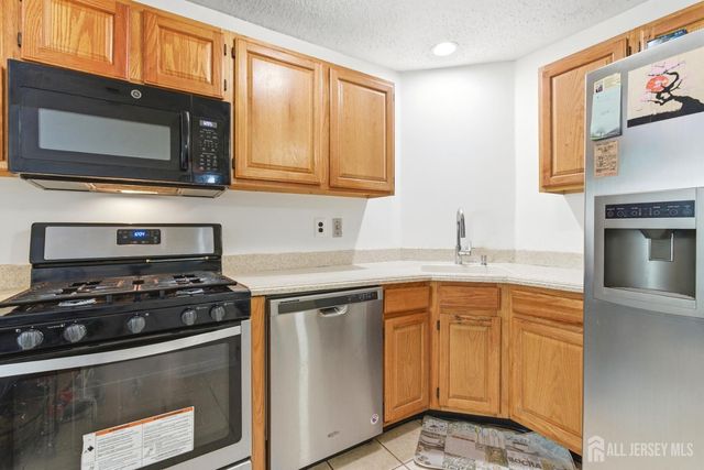 15 Wilmbelton Court, Edison, NJ 08820