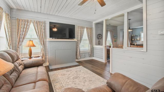 315 S Barron, Rusk, TX 75785