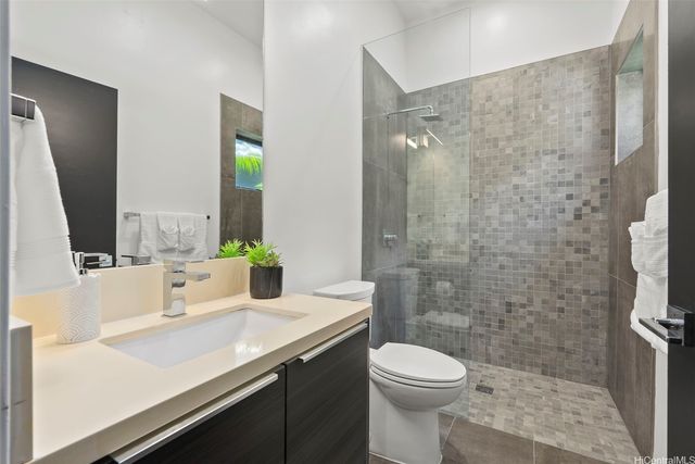 47-409 Kamehameha Highway B, Kaneohe, HI 96744