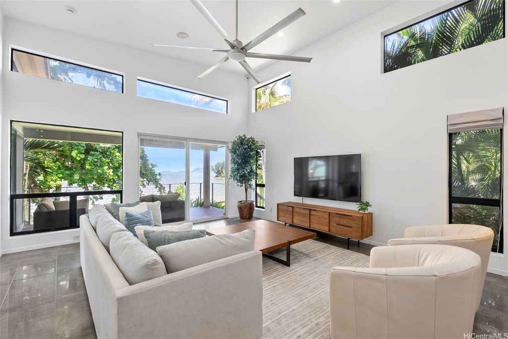 47-409 Kamehameha Highway B, Kaneohe, HI 96744