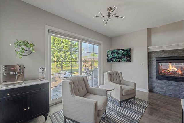 W79N423 Ridgeway LANE, Cedarburg, WI 53012