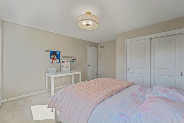 W79N423 Ridgeway LANE, Cedarburg, WI 53012