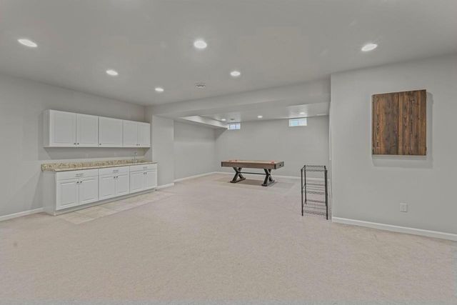 W79N423 Ridgeway LANE, Cedarburg, WI 53012