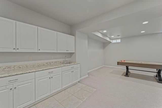 W79N423 Ridgeway LANE, Cedarburg, WI 53012