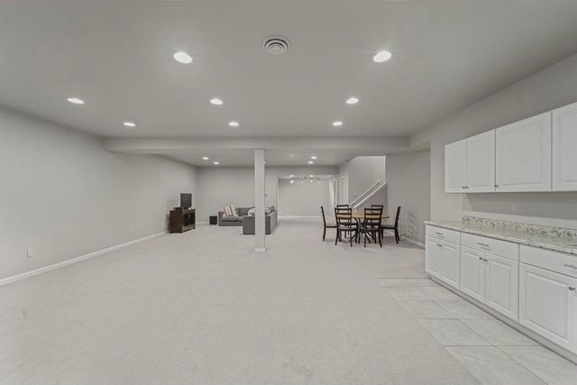 W79N423 Ridgeway LANE, Cedarburg, WI 53012