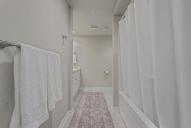 W79N423 Ridgeway LANE, Cedarburg, WI 53012