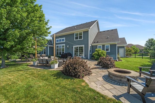 W79N423 Ridgeway LANE, Cedarburg, WI 53012