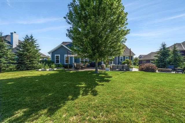 W79N423 Ridgeway LANE, Cedarburg, WI 53012