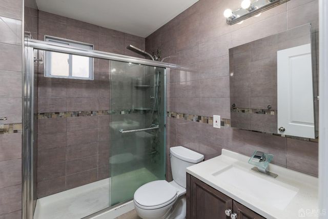 52 Sharot Street, Carteret, NJ 07008