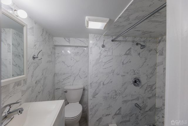 52 Sharot Street, Carteret, NJ 07008