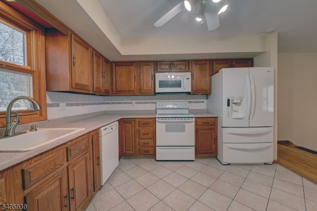 1316 Alps Rd, Wayne Twp., NJ 07470