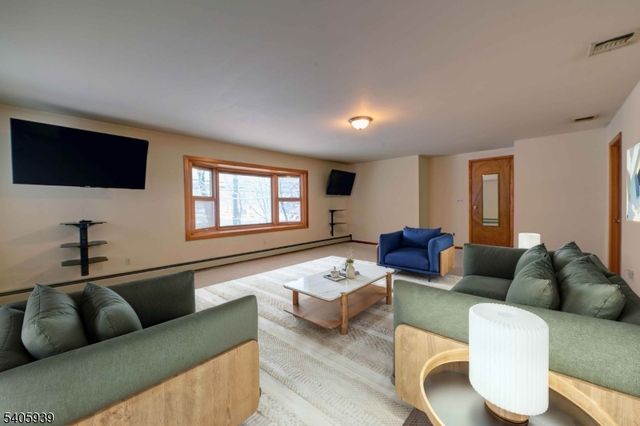 1316 Alps Rd, Wayne Twp., NJ 07470