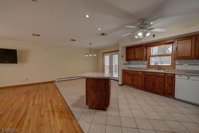 1316 Alps Rd, Wayne Twp., NJ 07470