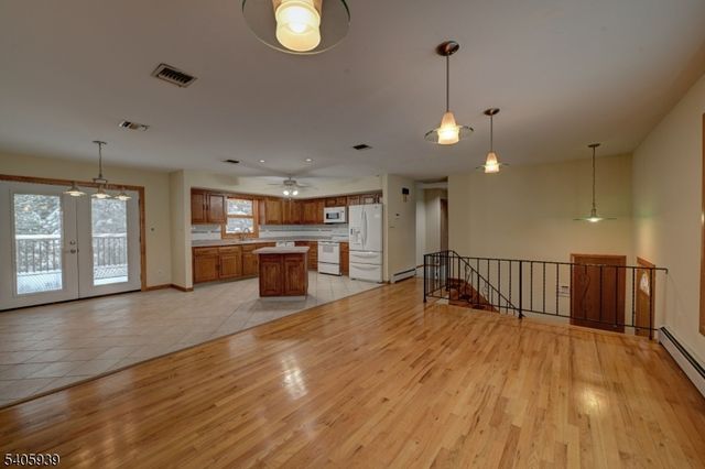 1316 Alps Rd, Wayne Twp., NJ 07470