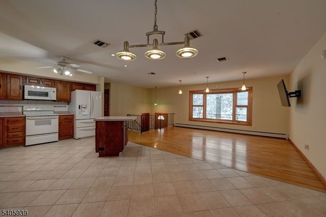 1316 Alps Rd, Wayne Twp., NJ 07470