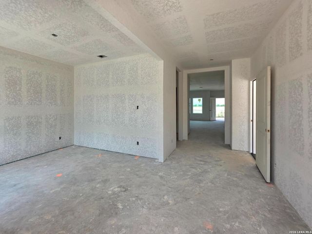 140 Yale St, Seguin, TX 78155