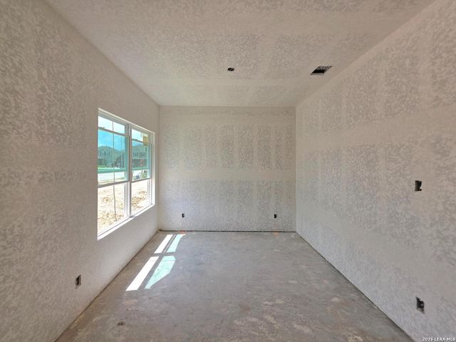 140 Yale St, Seguin, TX 78155
